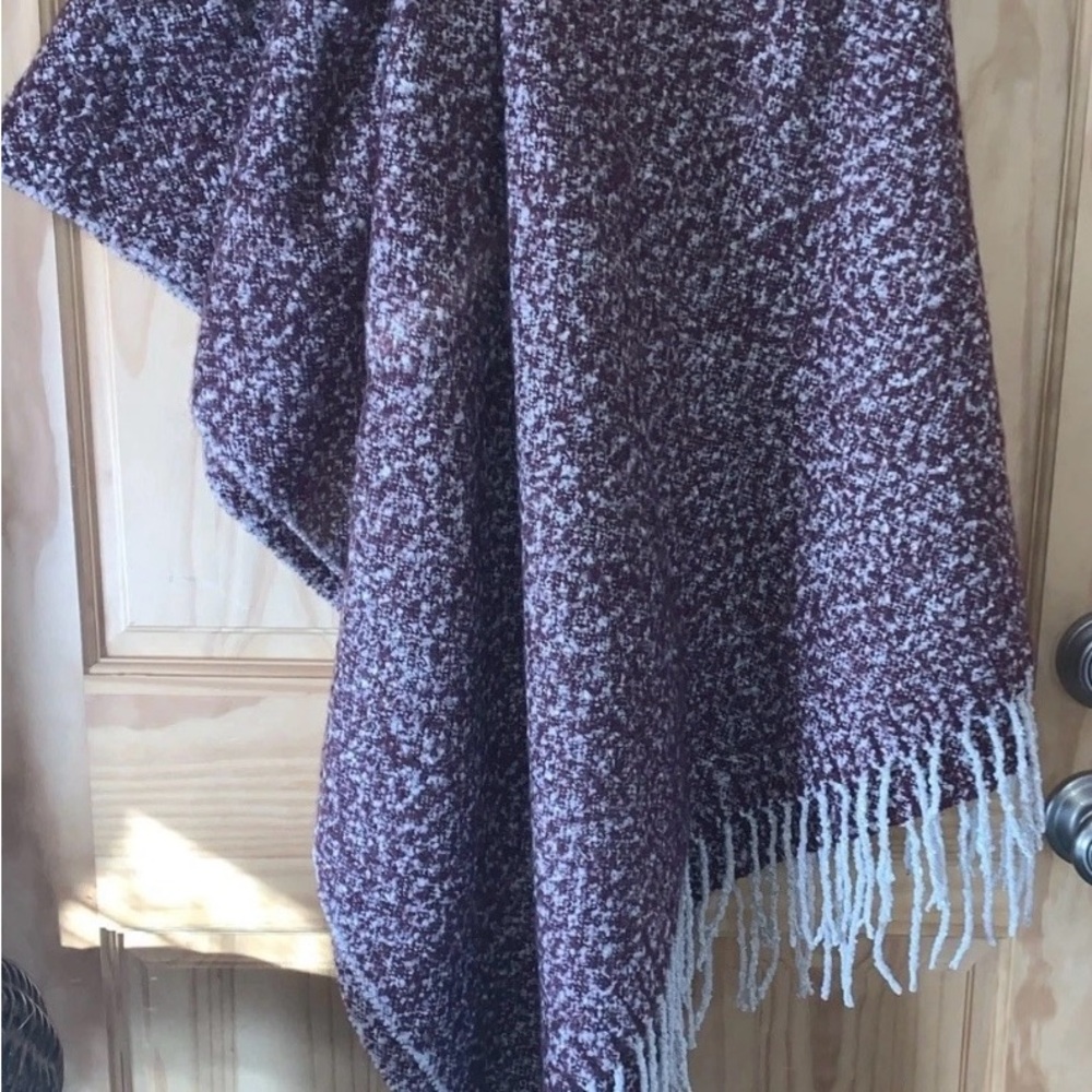 American Eagle Outfitters Blanket Snuggle Burgundy Gray Wrap Scarf NWT 74”x32”